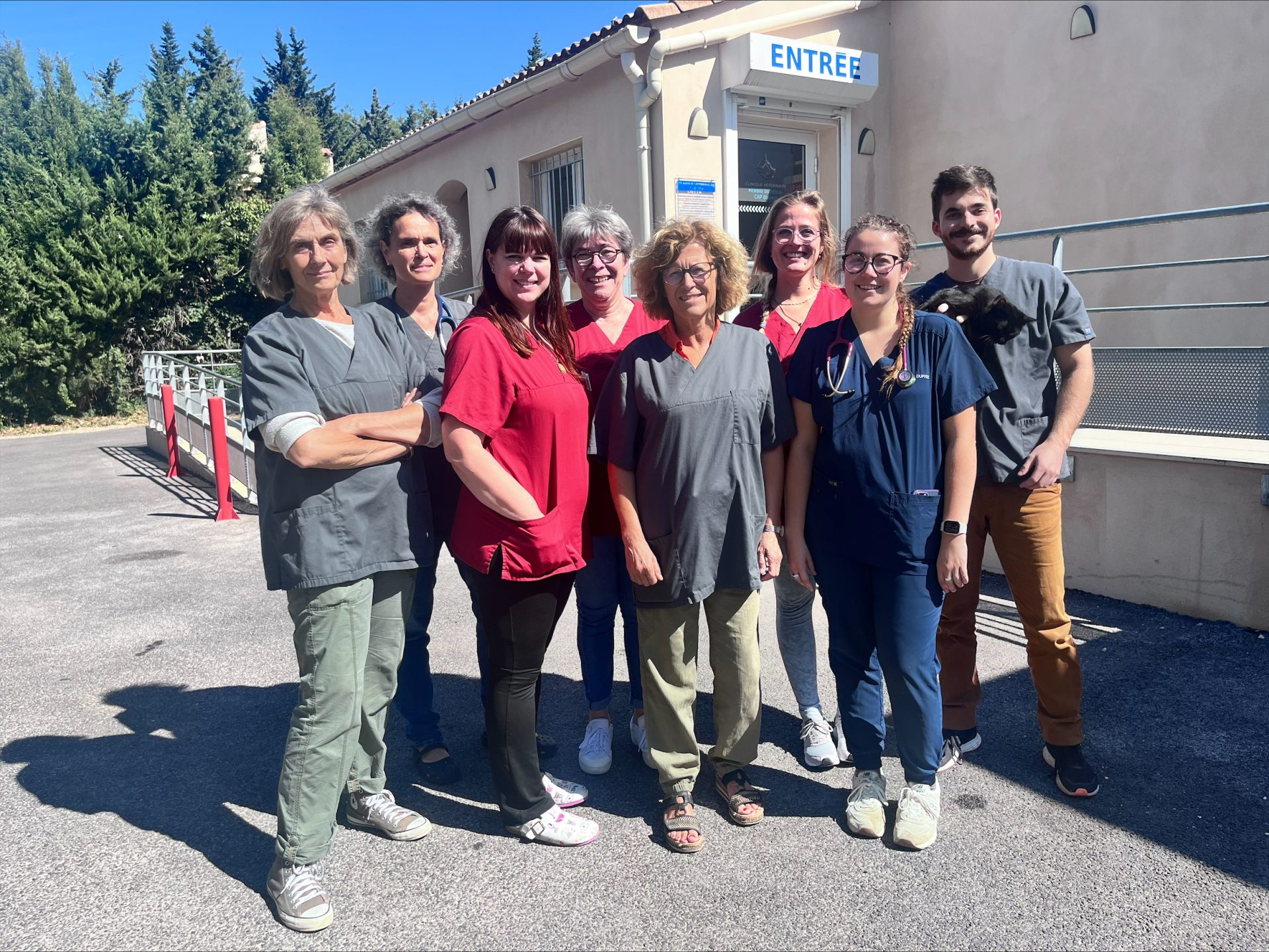 Photos de l'équipe vétérinaire de la clinique. 76 91ad 4611 809f f0124257c0a6